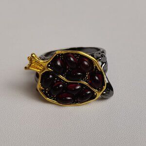 Almost new classic ring for women